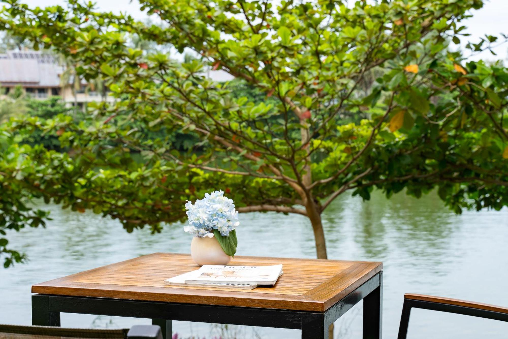 בנג טאו ביץ' Saii Laguna Phuket מראה חיצוני תמונה The view of the lake from the restaurant
