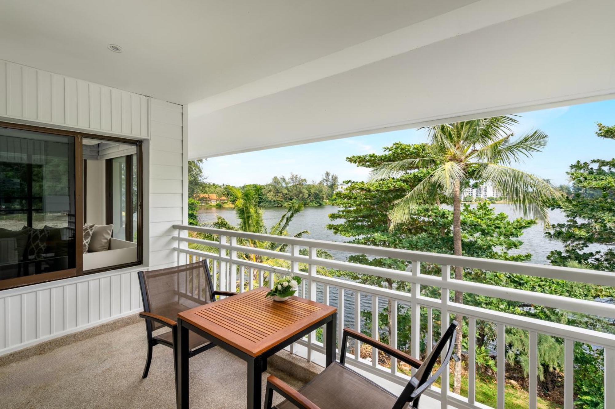 בנג טאו ביץ' Saii Laguna Phuket מראה חיצוני תמונה A balcony