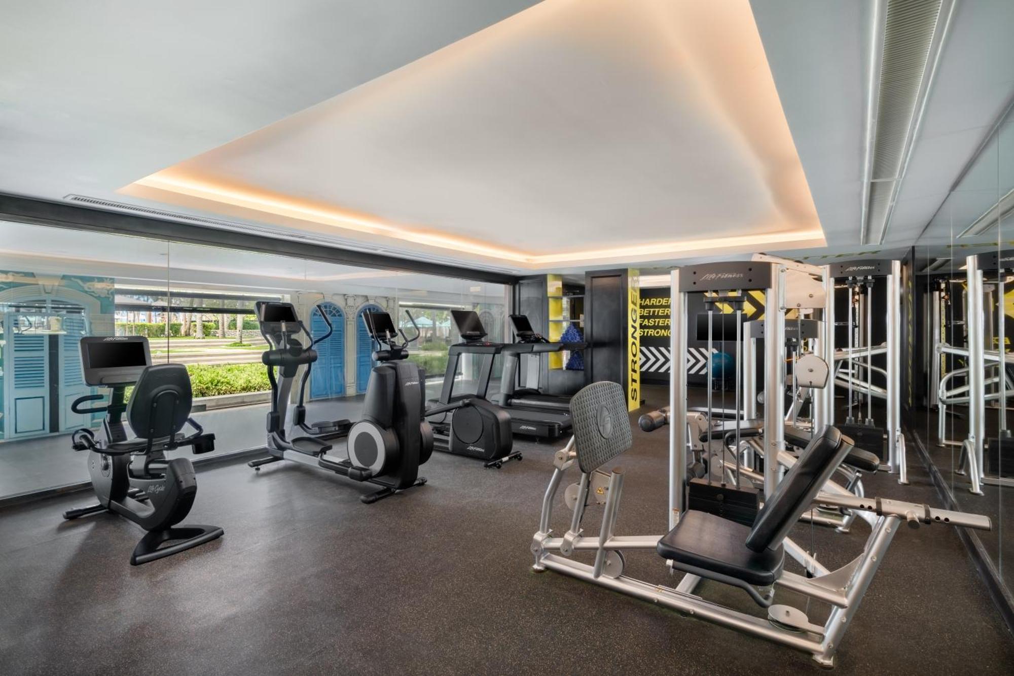 בנג טאו ביץ' Saii Laguna Phuket מראה חיצוני תמונה The gym at the hotel